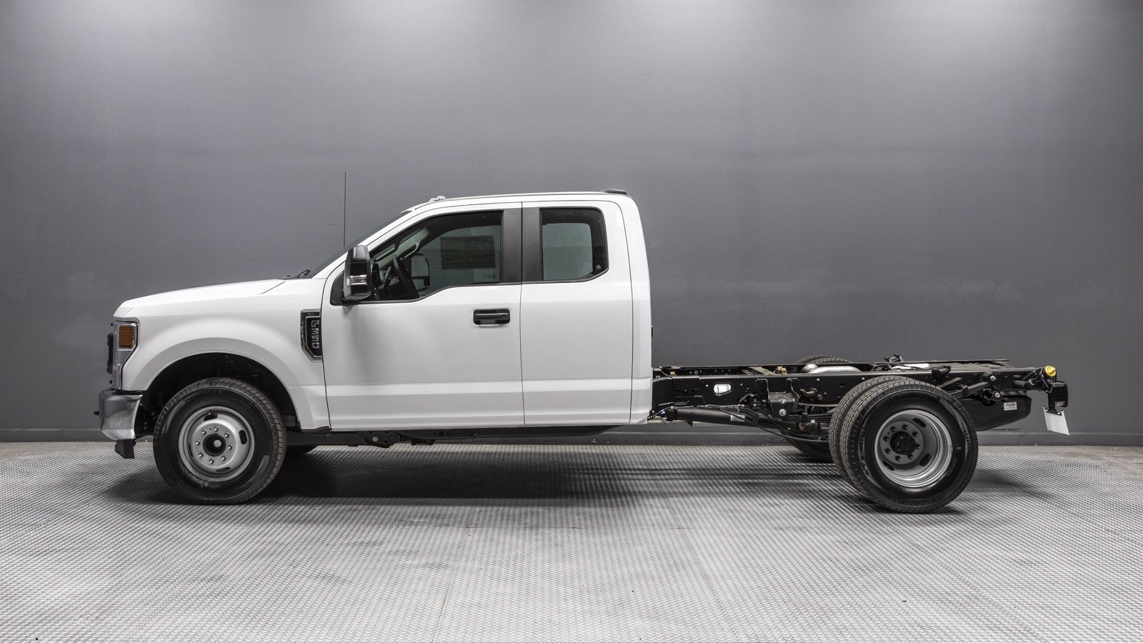 New 2020 Ford Super Duty F-350 DRW XL Extended Cab Chassis-Cab in Buena ...